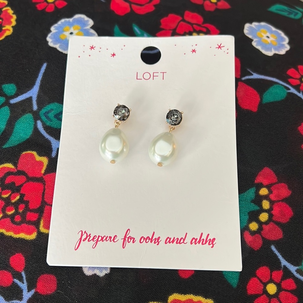 LOFT Pearl mini drop earrings.  NWT.